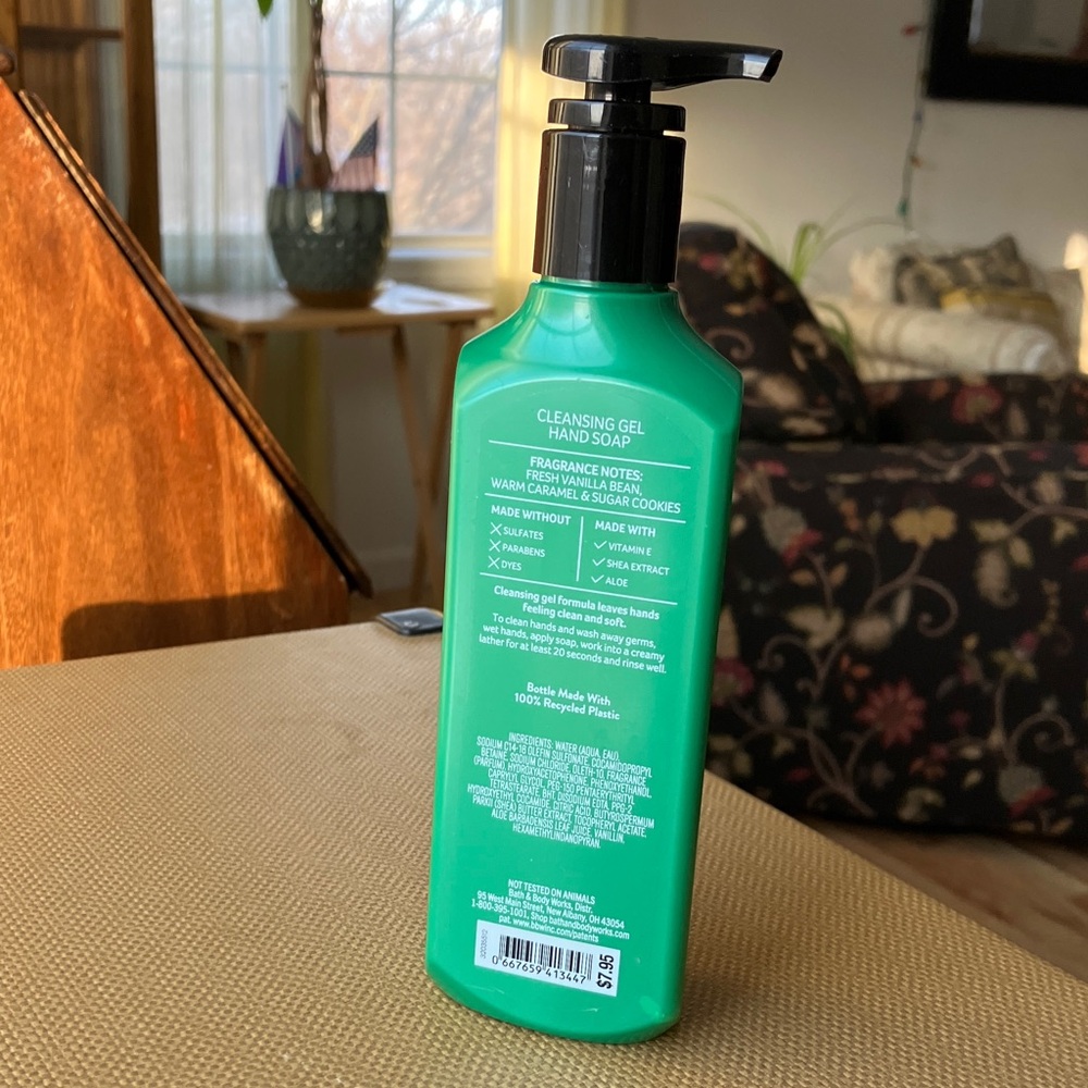BBW Vanilla Bean Noel Cleansing Gel Hand Soap/Vanilla Caramel Sugar Cookies - Picture 2 of 5